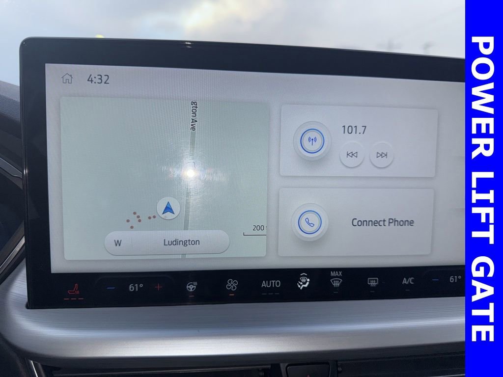 Used 2024 Ford Escape Platinum image 24