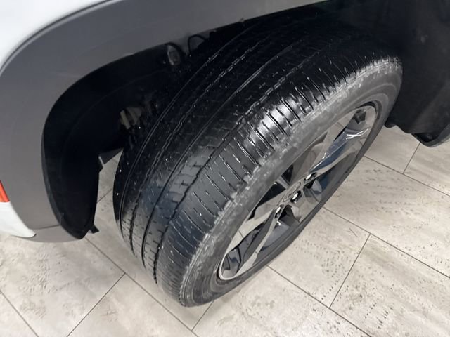 Used 2023 Jeep Grand Cherokee Altitude image 34