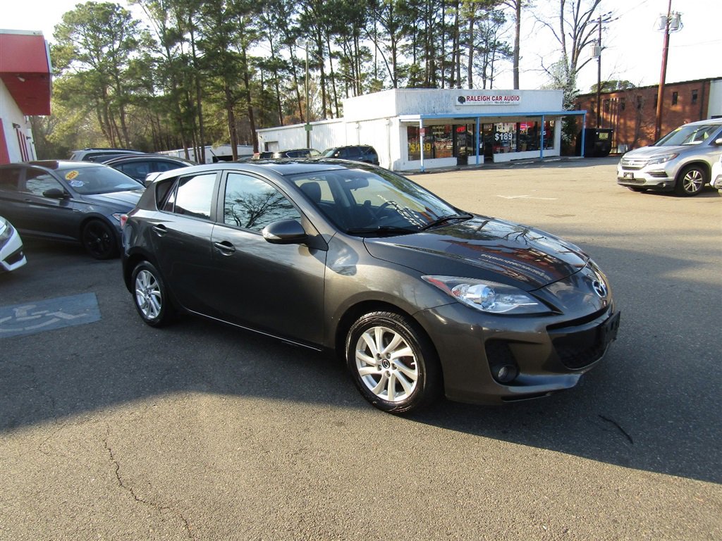 Used 2013 MAZDA MAZDA3 i Grand Touring w/ Tech Pkg image 8