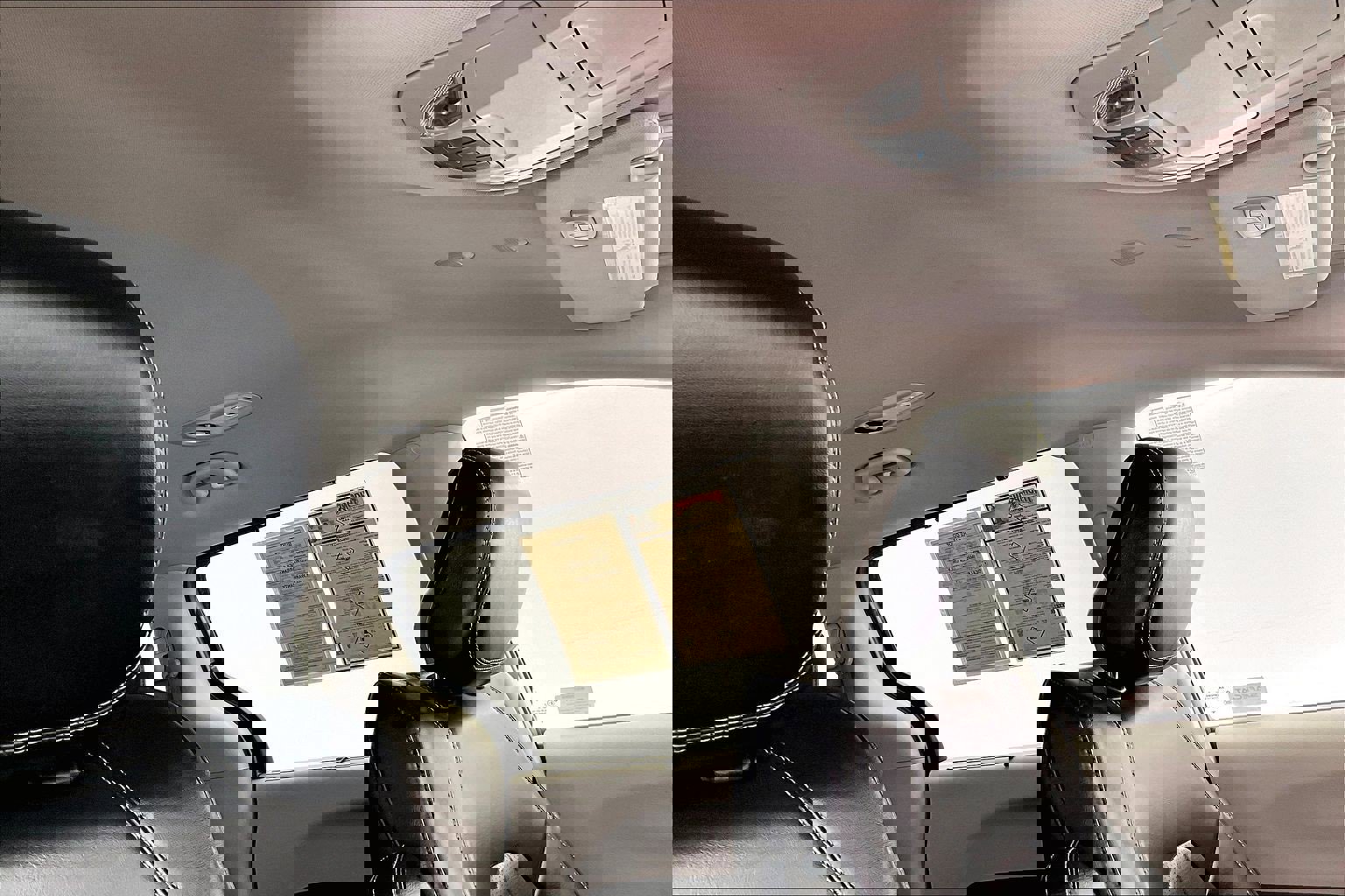 Used 2020 Chrysler Voyager Lxi image 24