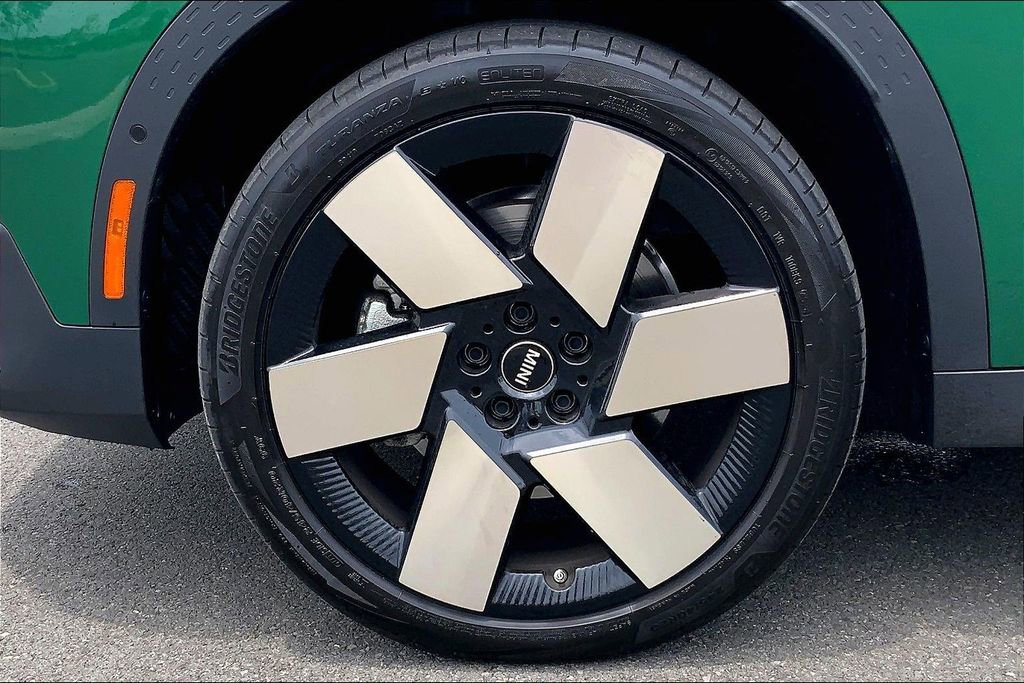 Certified 2025 MINI Cooper Countryman S w/ Comfort Package Max image 9