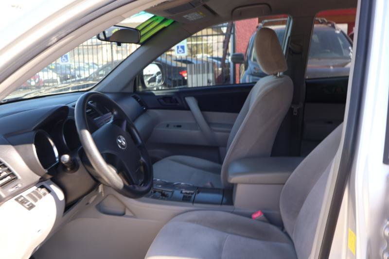 Used 2010 Toyota Highlander 2WD image 9