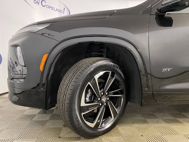 Certified 2025 Buick Enclave Sport Touring AWD/4WD image 30