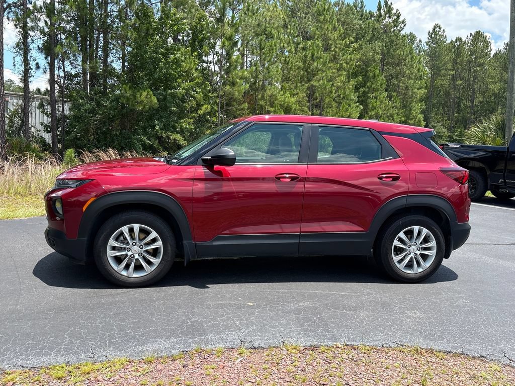 Used 2021 Chevrolet TrailBlazer LS w/ LPO, Blackout Package FWD image 19