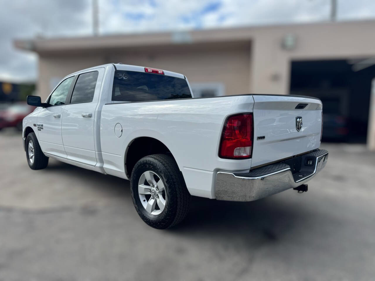 Used 2021 RAM 1500 Classic SLT image 8