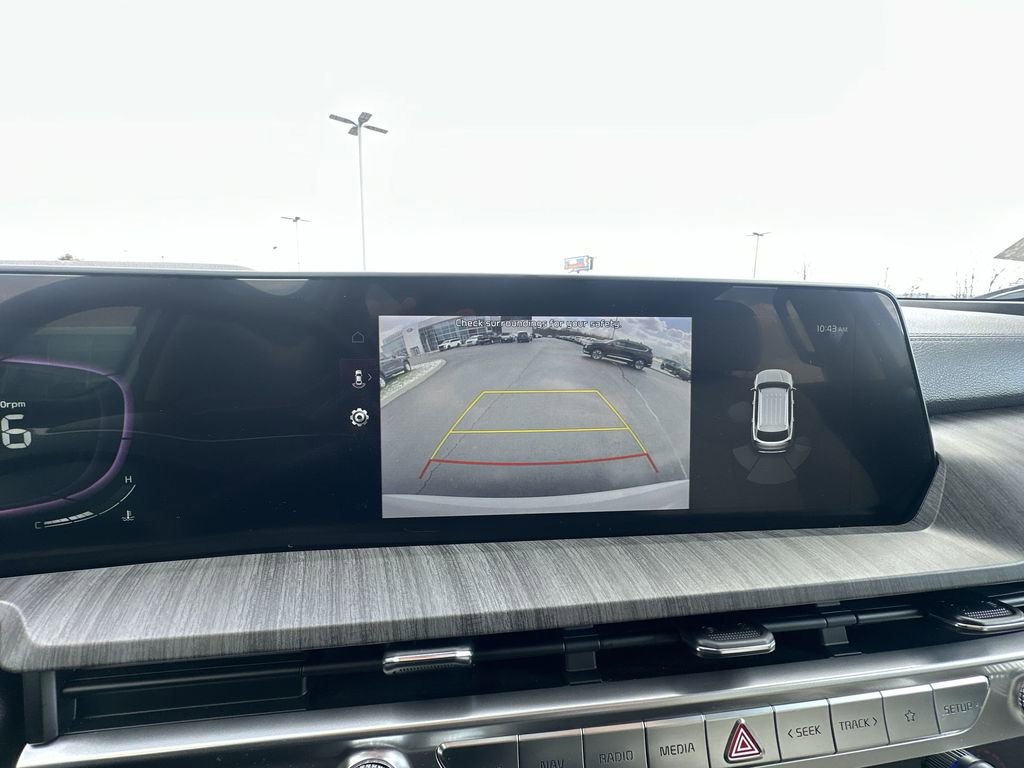 Used 2024 Kia Telluride EX w/ EX Captain's Chair Package FWD image 23