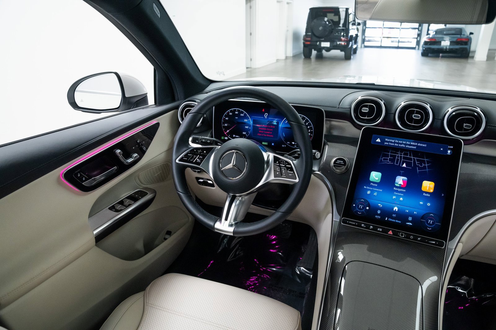 Used 2025 Mercedes-Benz GLC 350e 4MATIC image 10