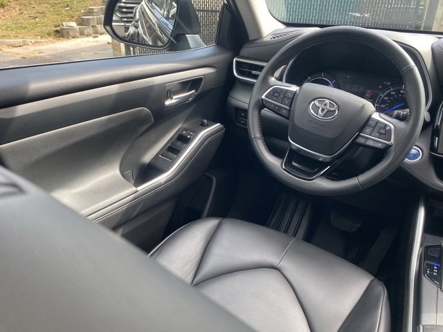 Used 2021 Toyota Highlander XLE image 34