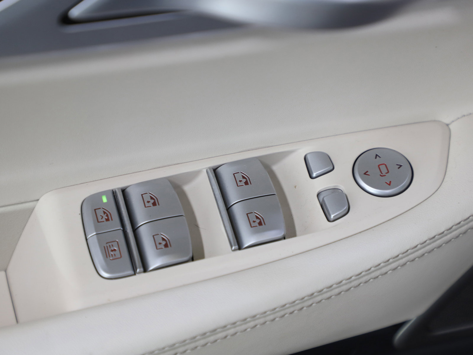 Used 2020 BMW 750i xDrive w/ Executive Package image 26