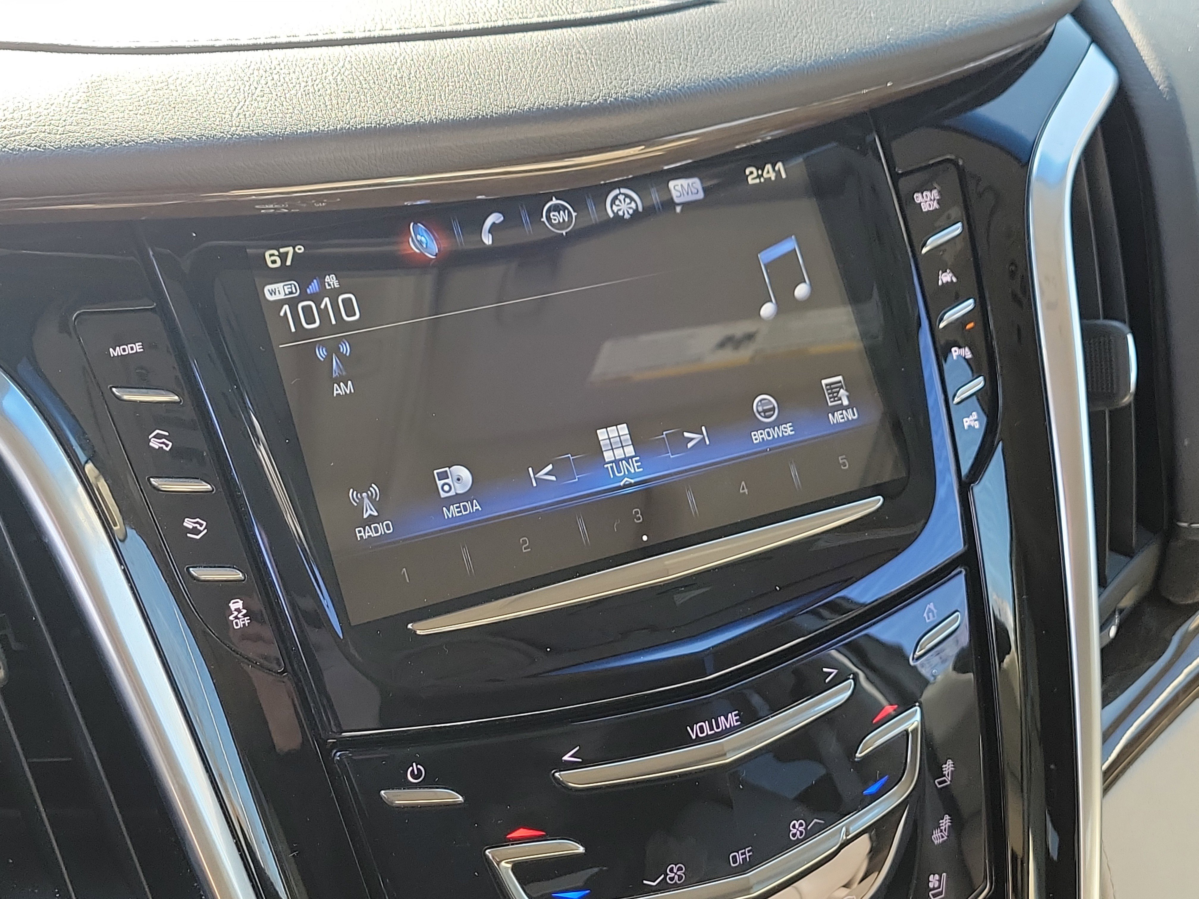 Used 2020 Cadillac Escalade Luxury w/ LPO, Radiant Package image 14