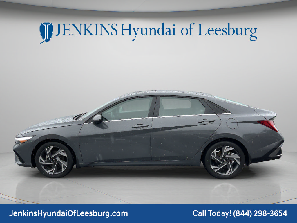Certified 2024 Hyundai Elantra Limited FWD image 9