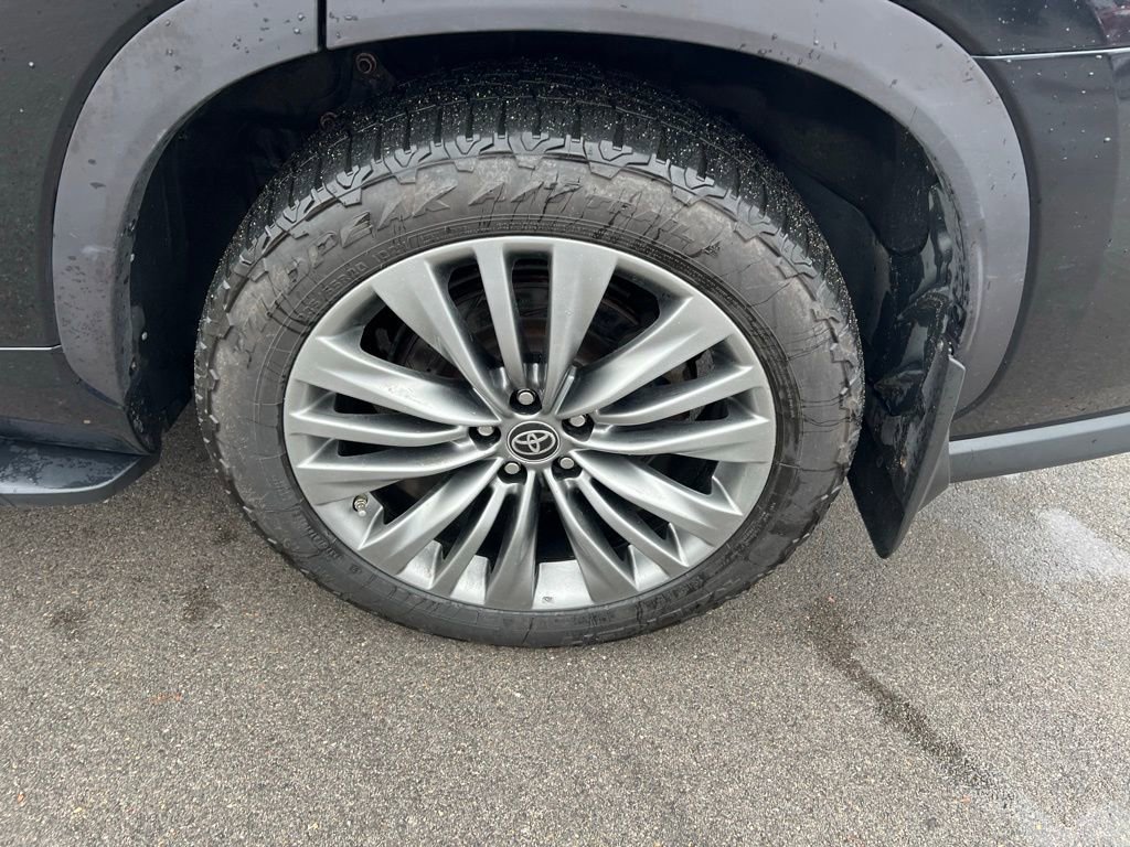 Used 2020 Toyota Highlander Platinum image 13