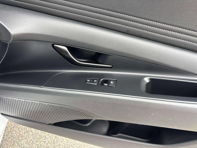 Certified 2025 Hyundai Elantra Sport FWD image 17