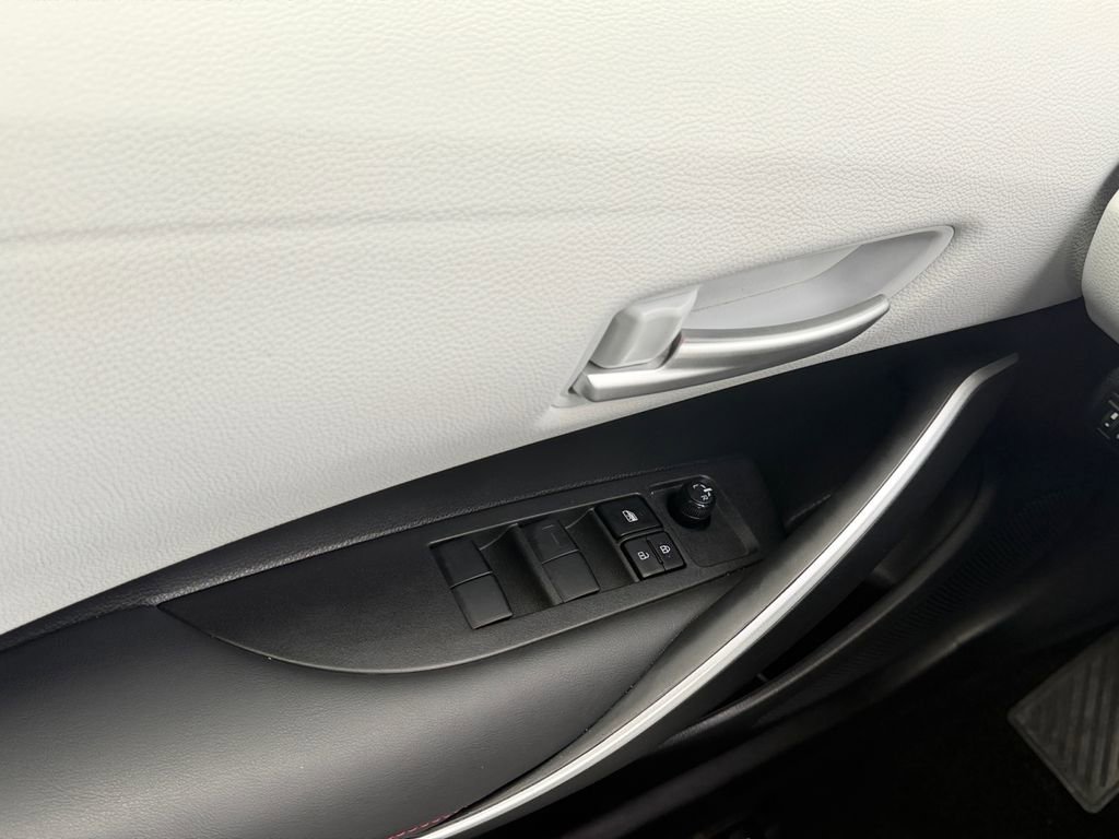 Used 2023 Toyota Corolla SE FWD image 11