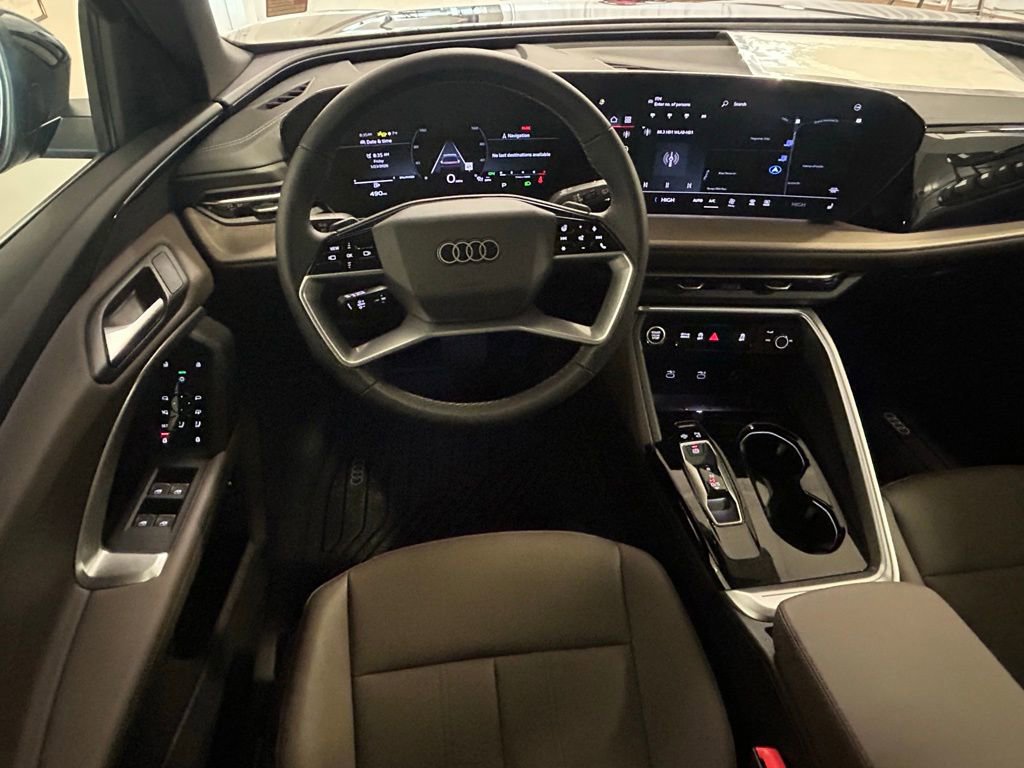 Used 2025 Audi Q5 Premium w/ Convenience Package AWD/4WD image 3