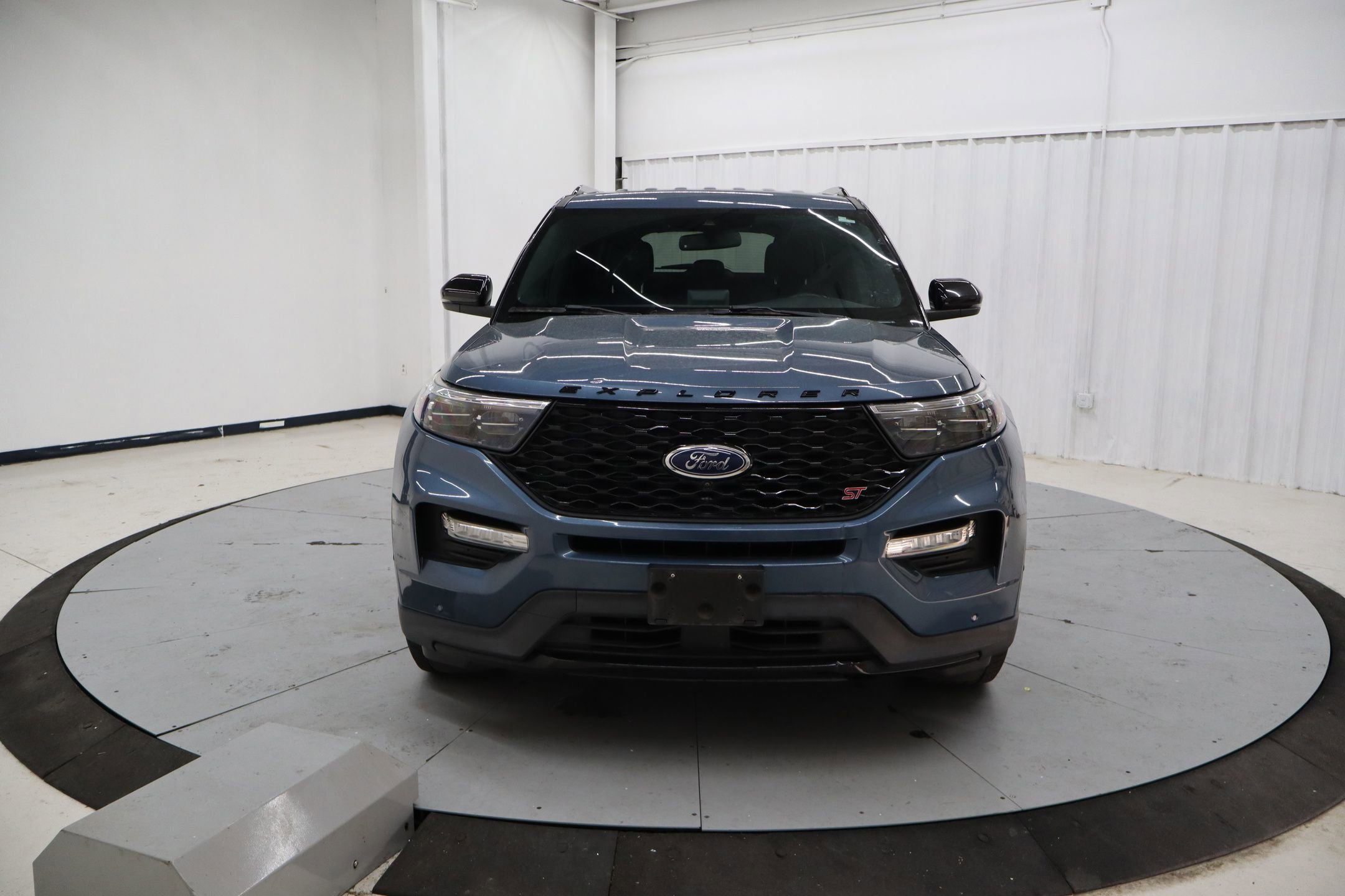 Certified 2020 Ford Explorer ST w/ Premium Technology Package image 11
