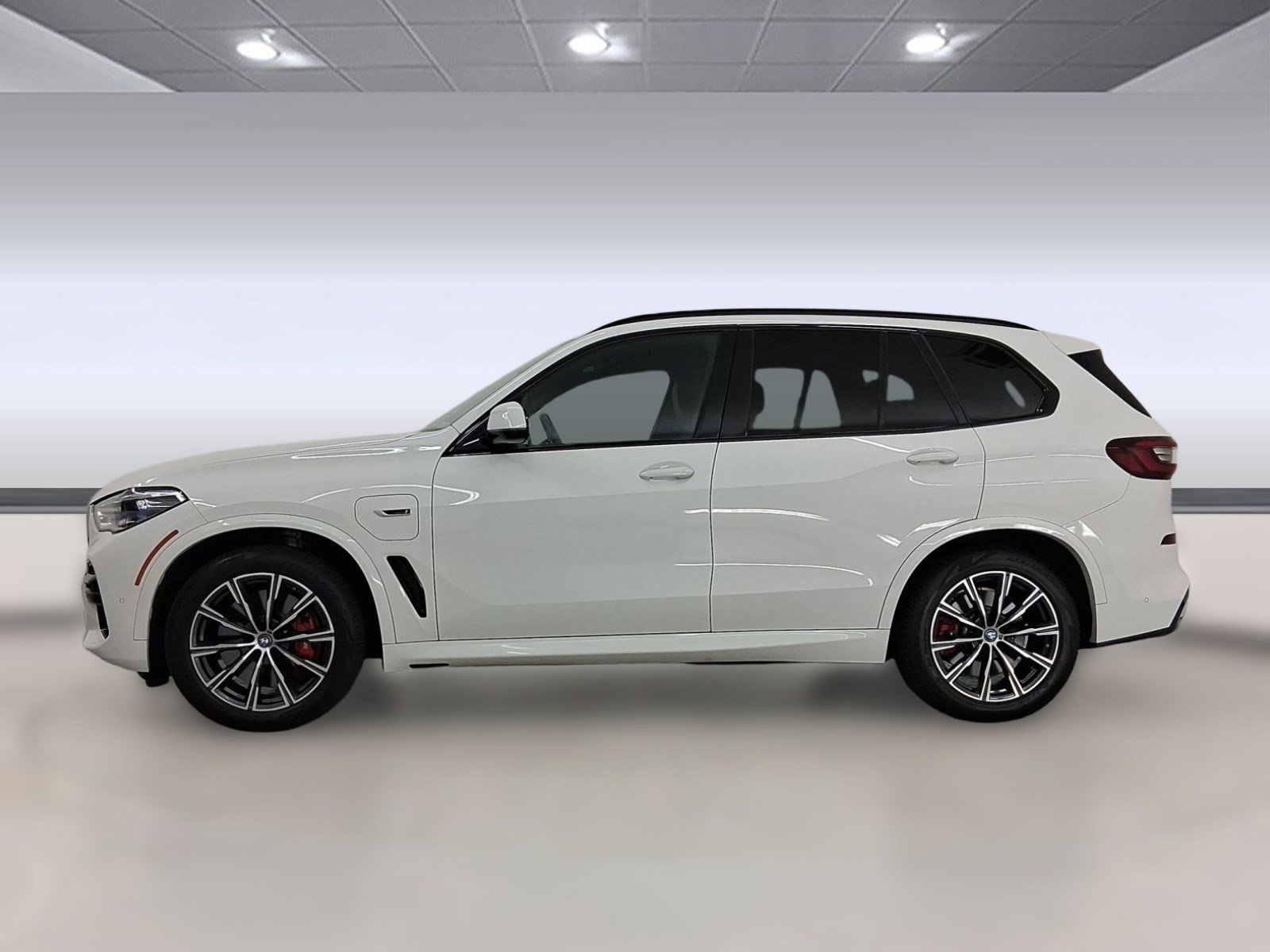 Used 2023 BMW X5 xDrive45e w/ Executive Package image 2