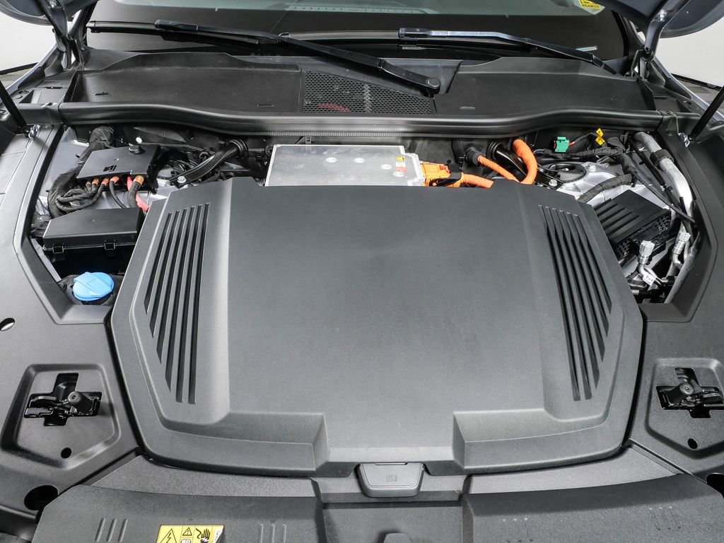 Certified 2022 Audi e-tron Premium AWD/4WD image 35