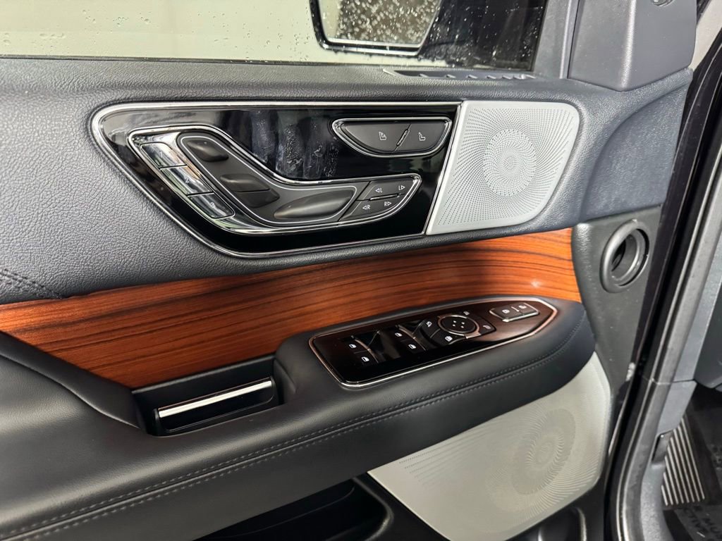 Certified 2023 Lincoln Navigator L Reserve w/ Equipment Group 201A AWD/4WD image 13