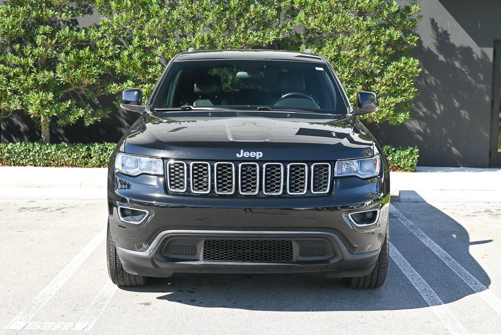 Used 2021 Jeep Grand Cherokee Laredo X image 2