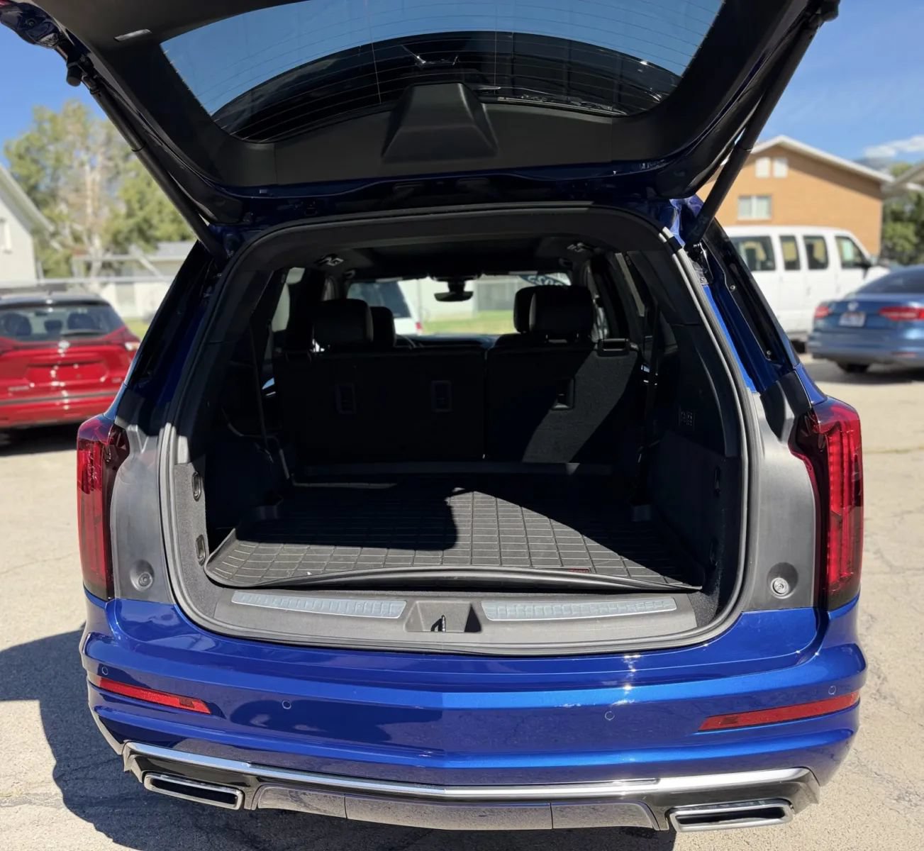 Used 2025 Cadillac XT6 Premium Luxury w/ Technology Package AWD/4WD image 20