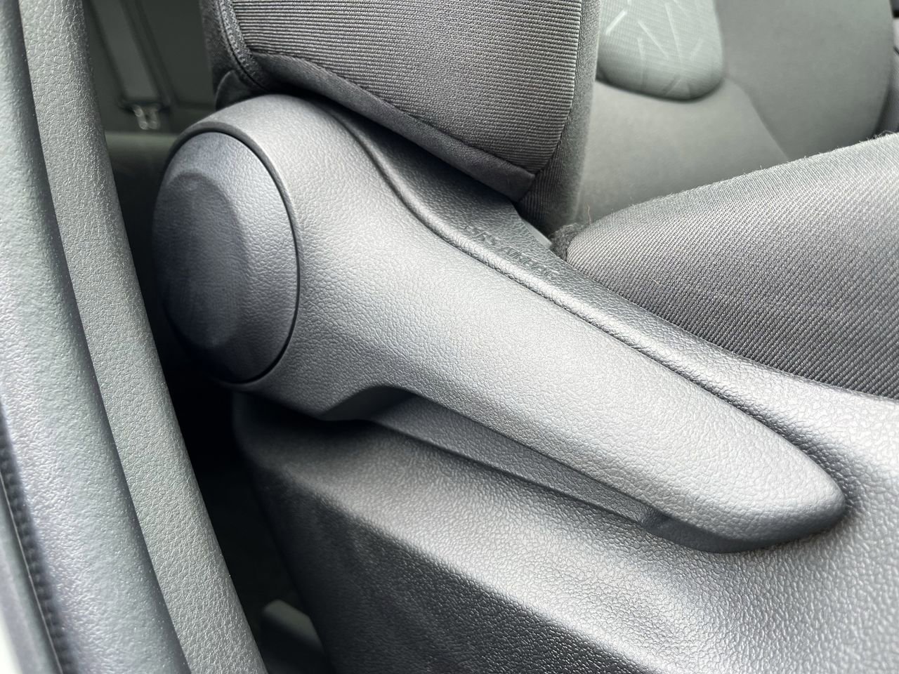 Used 2023 Toyota RAV4 XLE FWD image 26