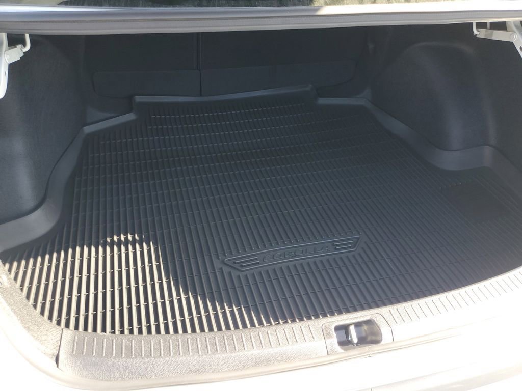 New 2026 Toyota Corolla LE FWD image 9