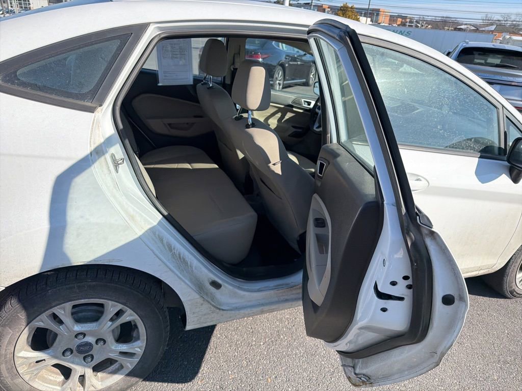 Used 2016 Ford Fiesta SE image 18