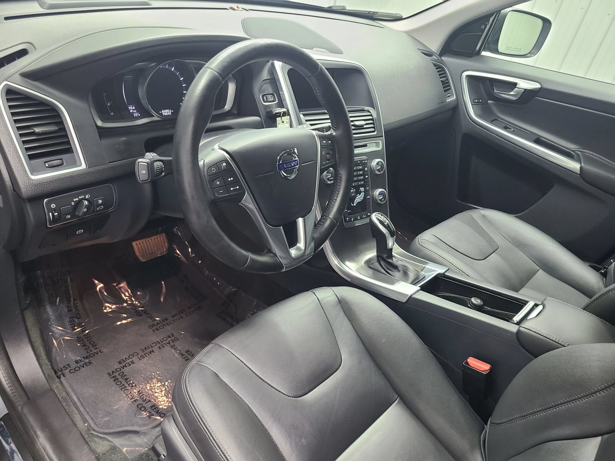 Used 2016 Volvo XC60 T5 Platinum w/ Climate Package AWD/4WD image 24