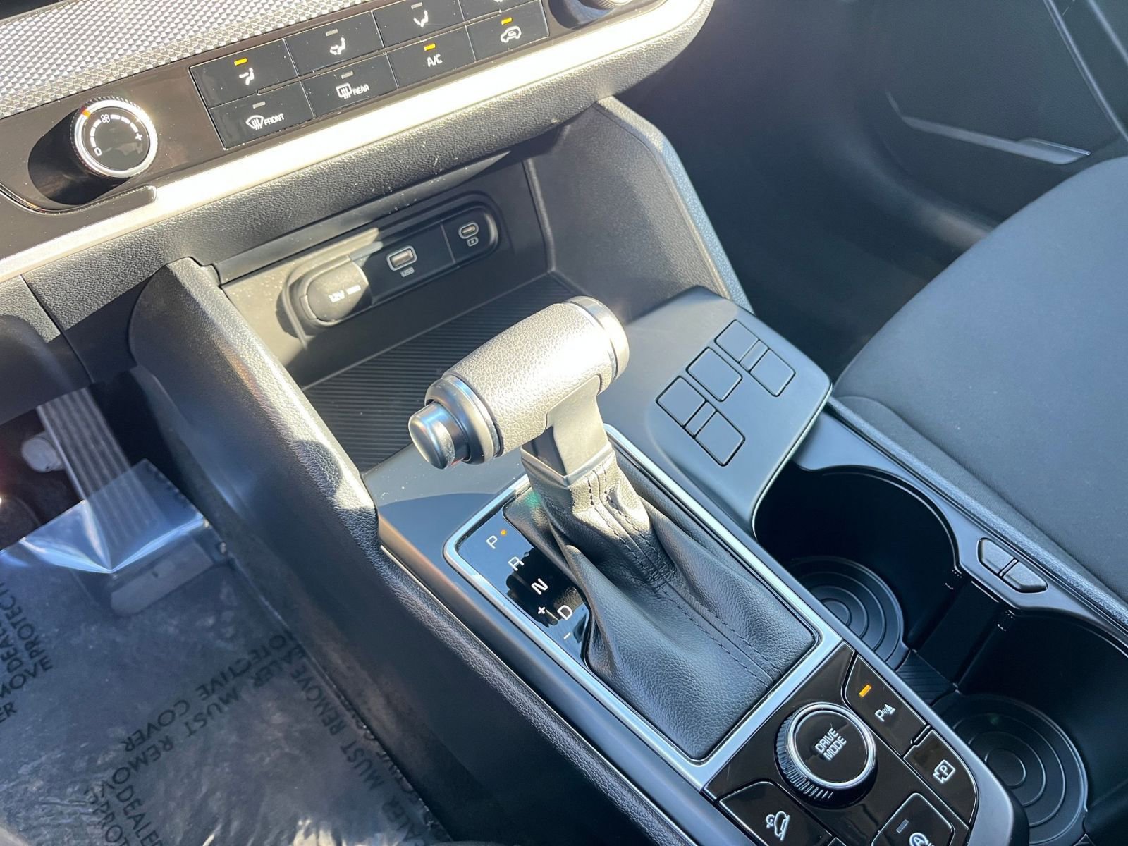 Used 2025 Kia Sportage LX image 40