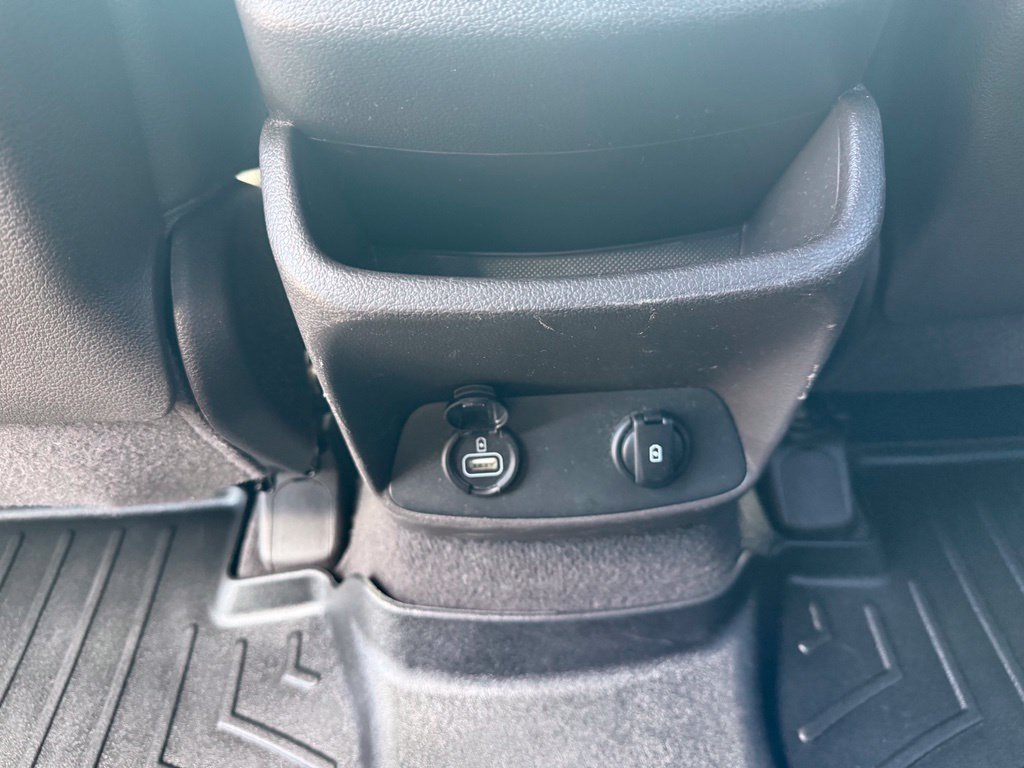 Used 2020 Hyundai Santa Fe SEL FWD image 17