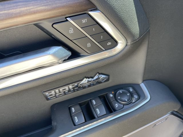 New 2026 Chevrolet Silverado 1500 High Country w/ Technology Package AWD/4WD image 13