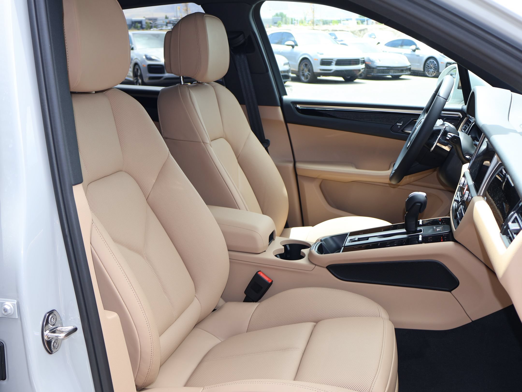 New 2026 Porsche Macan AWD/4WD image 26