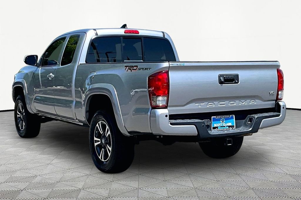 Used 2017 Toyota Tacoma TRD Sport w/ Premium & Technology Package RWD image 5