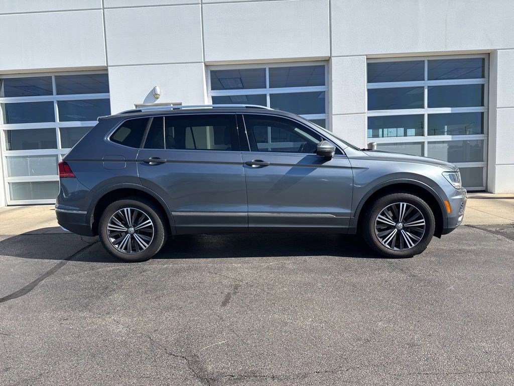 Used 2018 Volkswagen Tiguan SEL AWD/4WD image 3