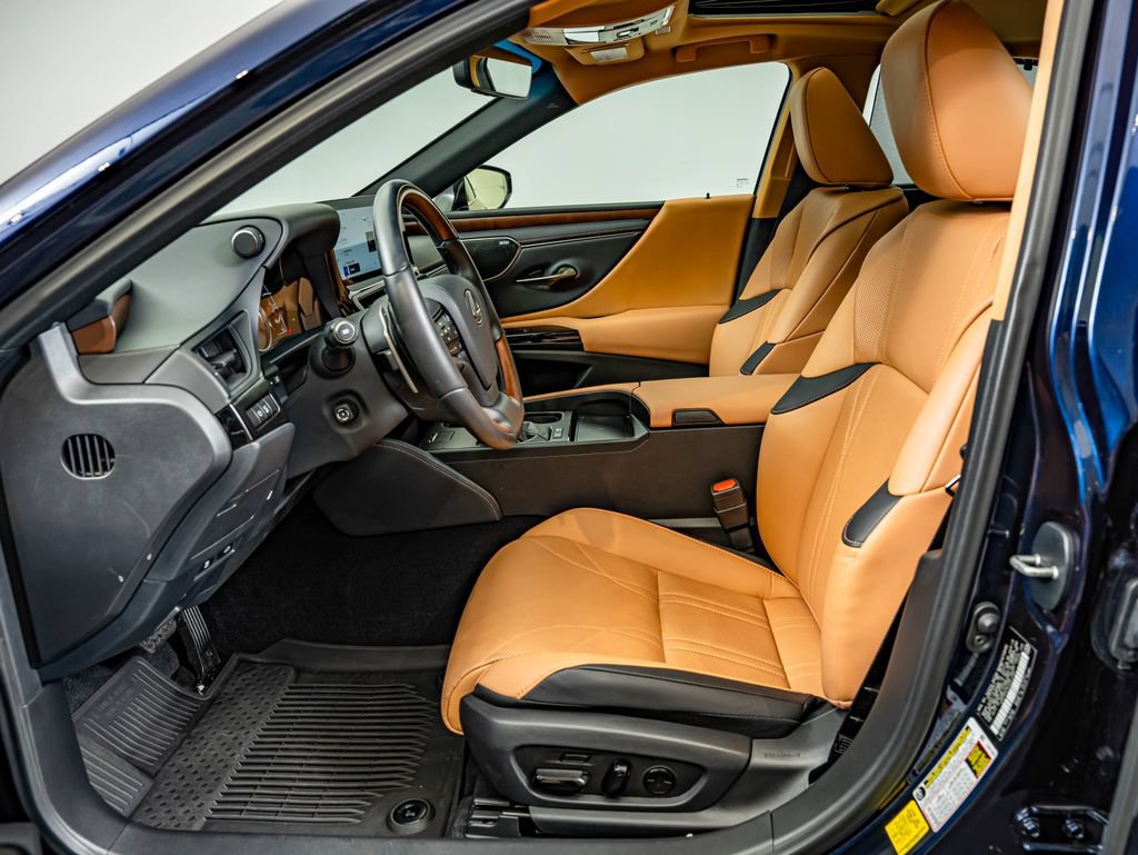 Certified 2025 Lexus ES 300h Ultra Luxury w/ Accessory Package (Z2) FWD image 34