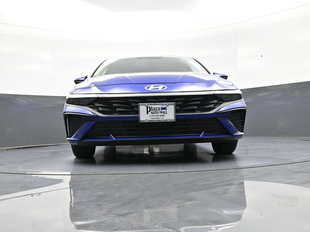 Certified 2025 Hyundai Elantra SE FWD image 26