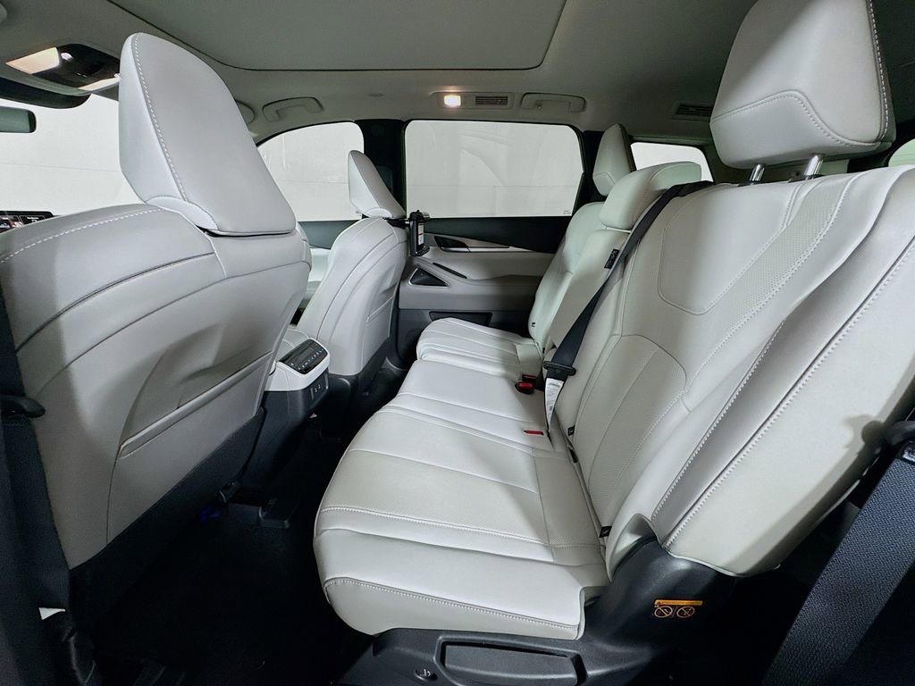 New 2027 INFINITI QX60 Luxe w/ Family Package FWD image 29