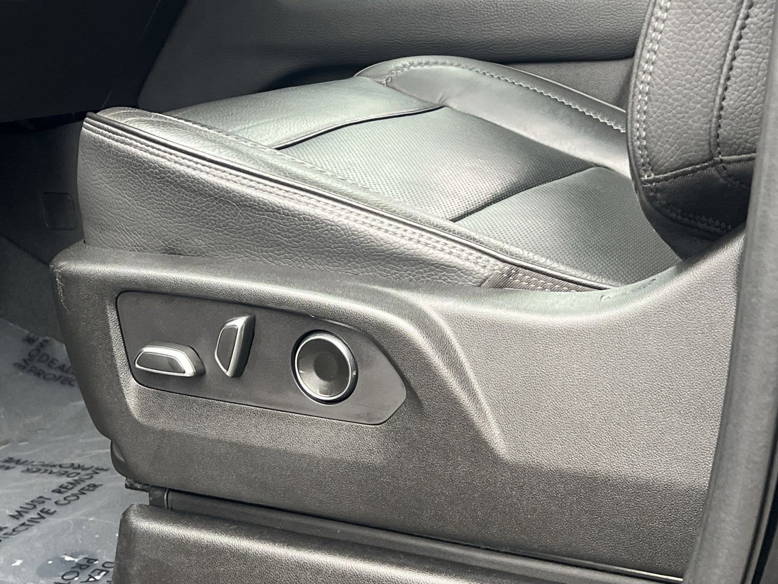 Used 2021 GMC Yukon Denali image 12