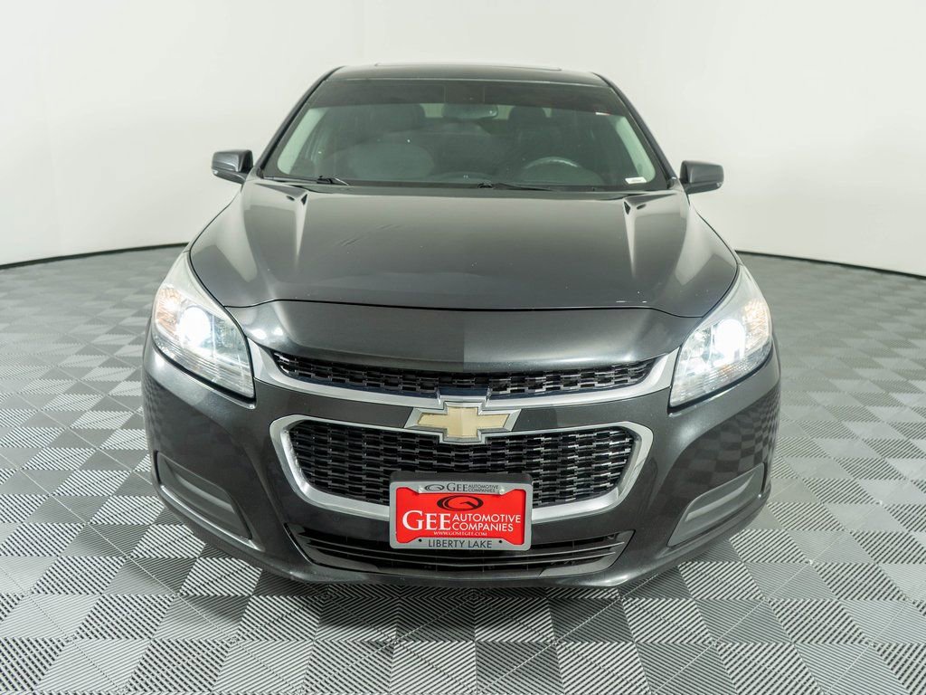 Used 2015 Chevrolet Malibu LT image 2