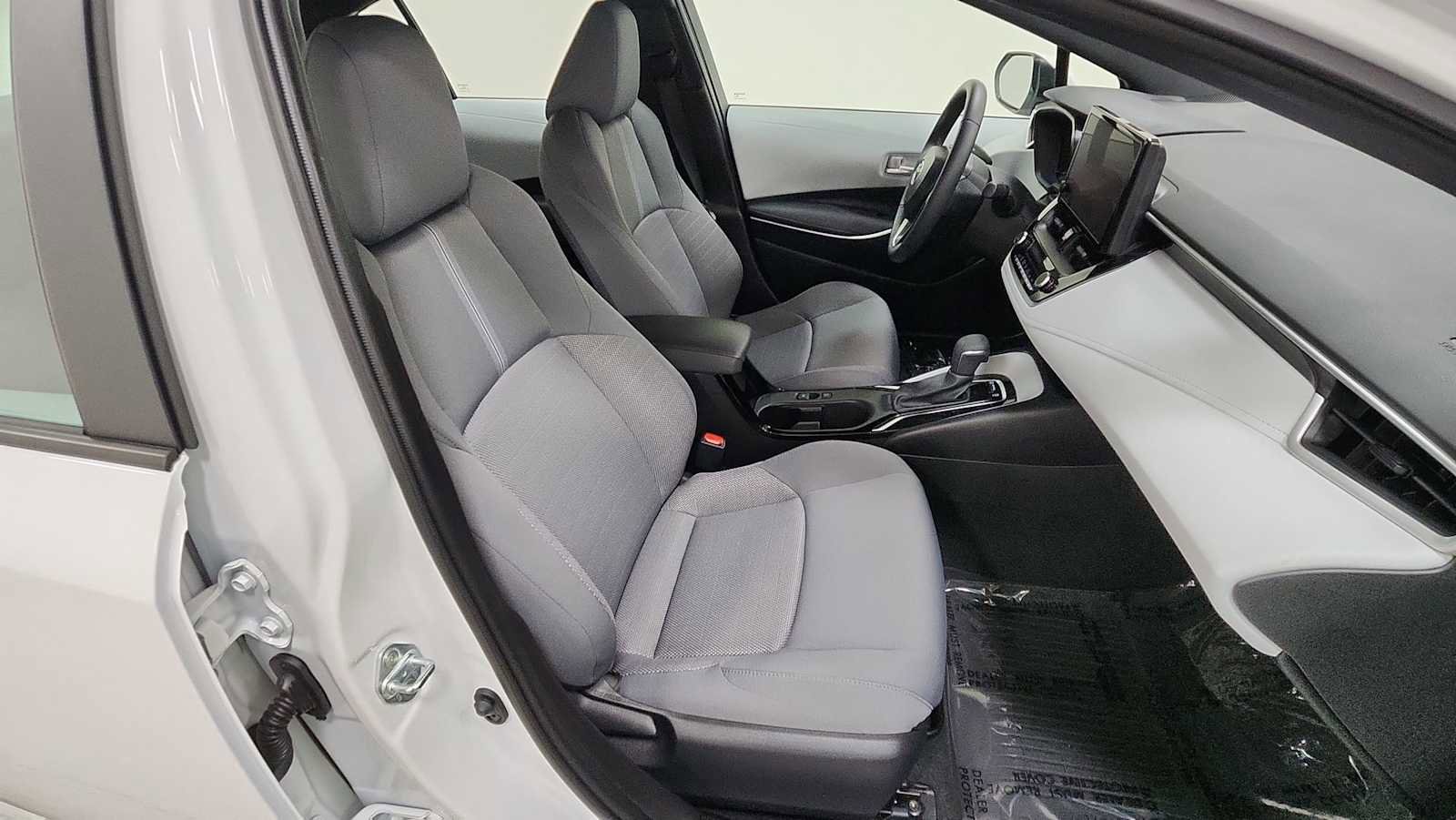 Certified 2025 Toyota Corolla SE FWD image 29