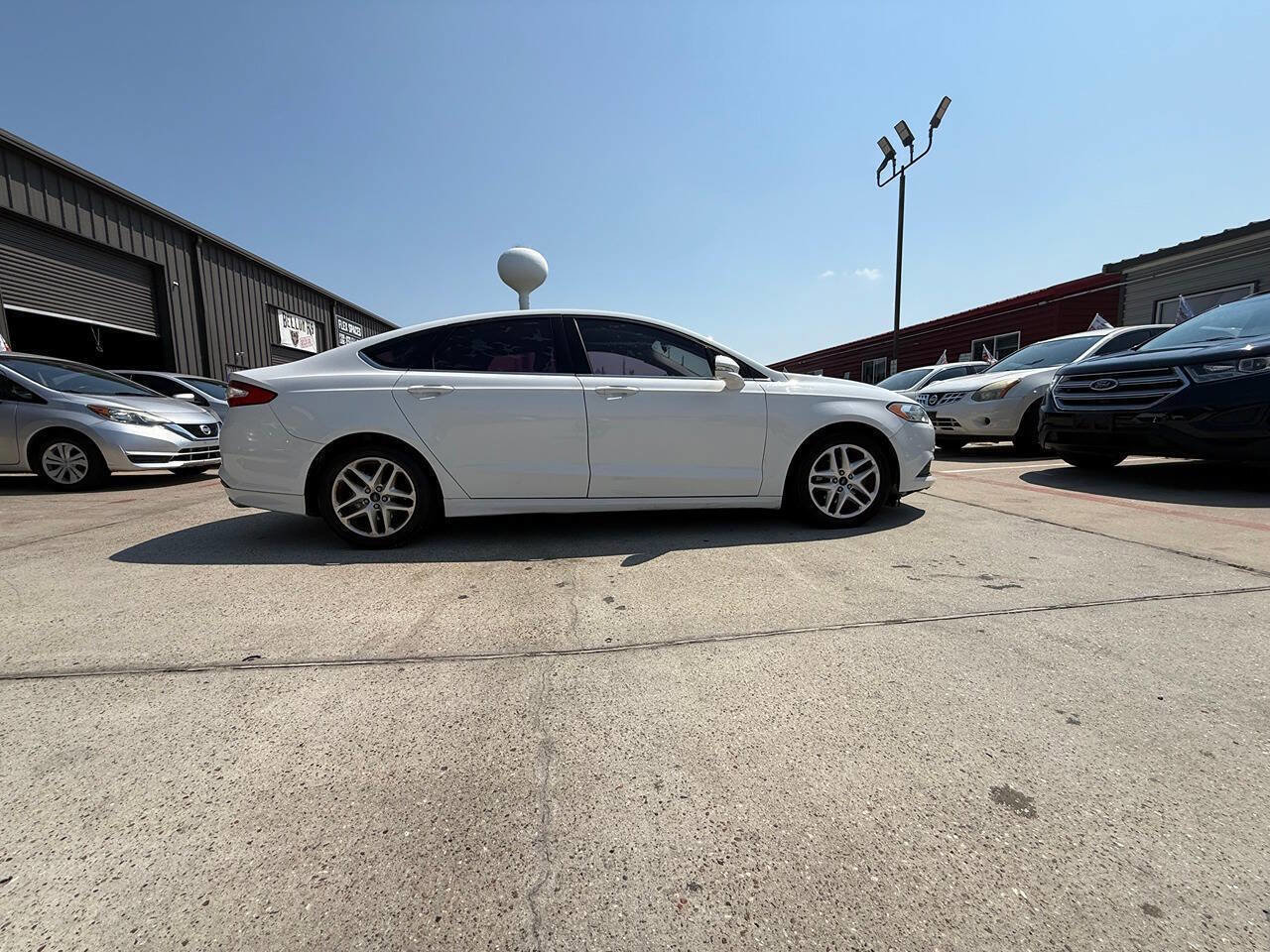 Used 2015 Ford Fusion SE image 14