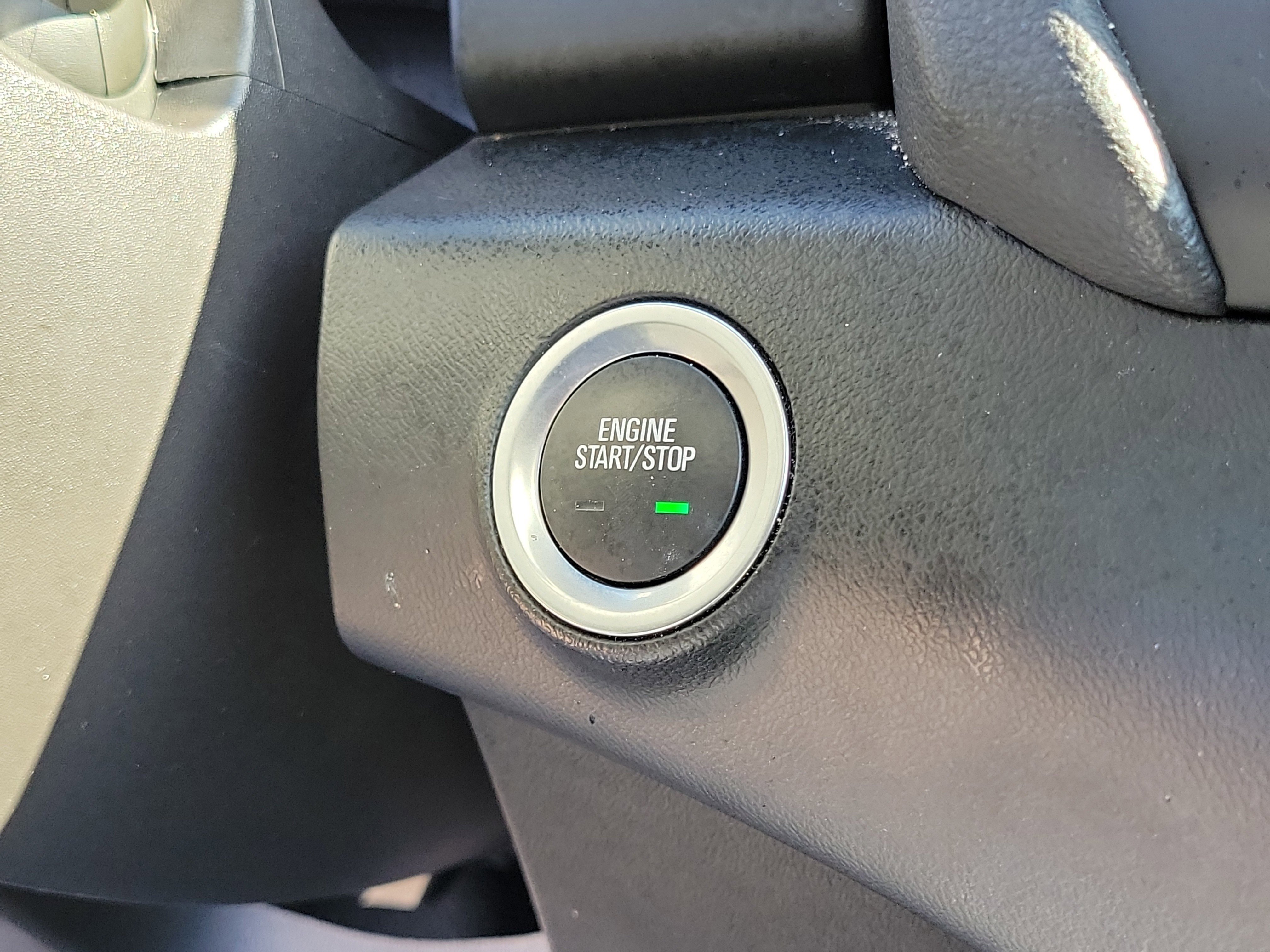 Used 2024 GMC Terrain SLE image 28