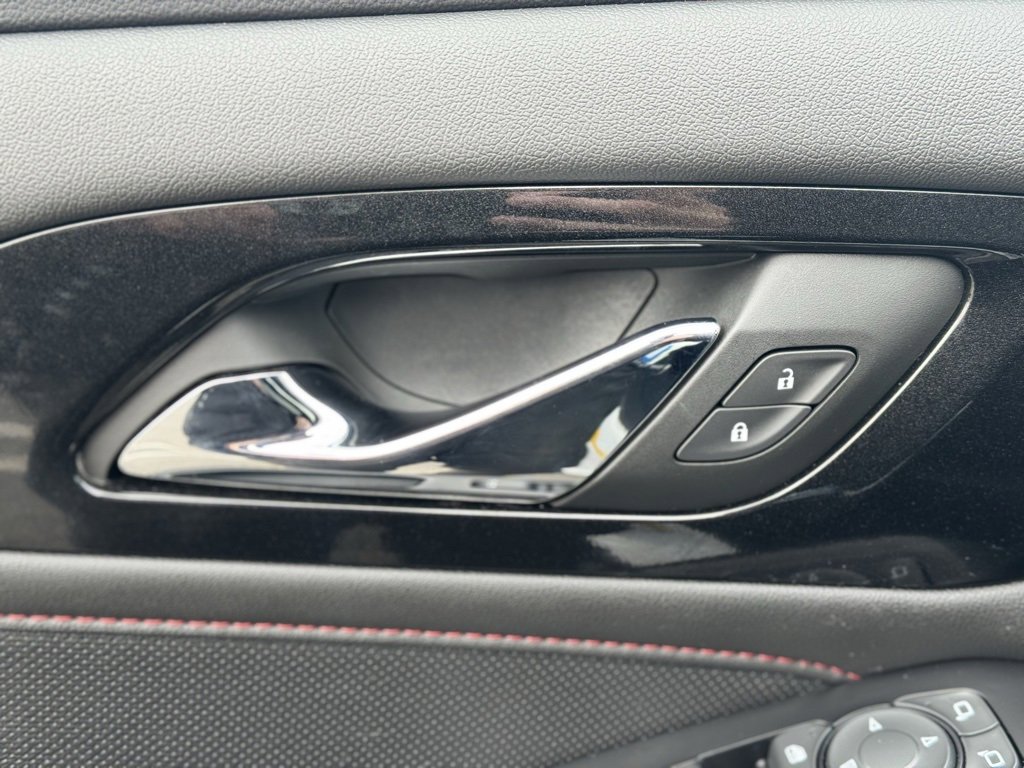 Used 2023 Chevrolet Traverse RS image 24