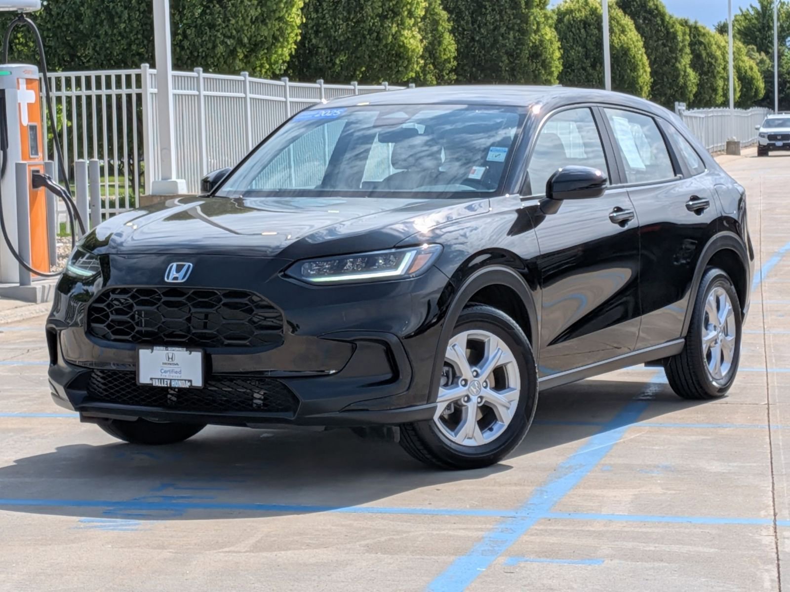 Certified 2025 Honda HR-V LX image 2