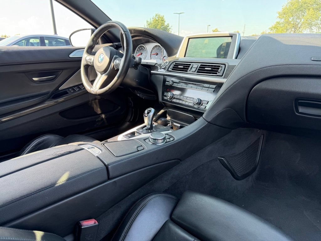 Used 2015 BMW M6 Convertible RWD image 10
