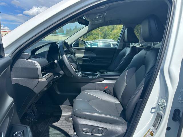 Certified 2024 Toyota Grand Highlander AWD image 14