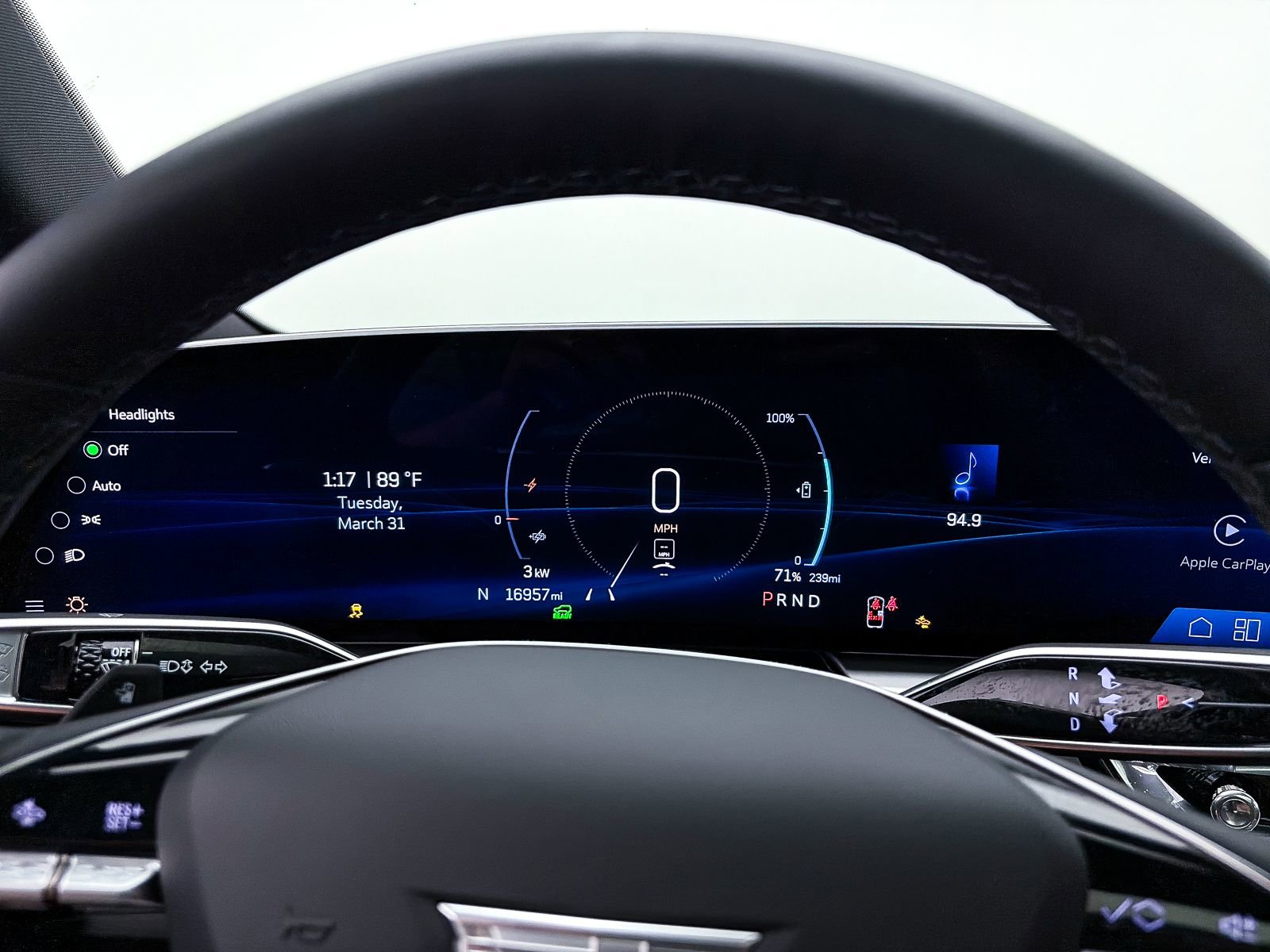 Used 2025 Cadillac Lyriq Sport image 34