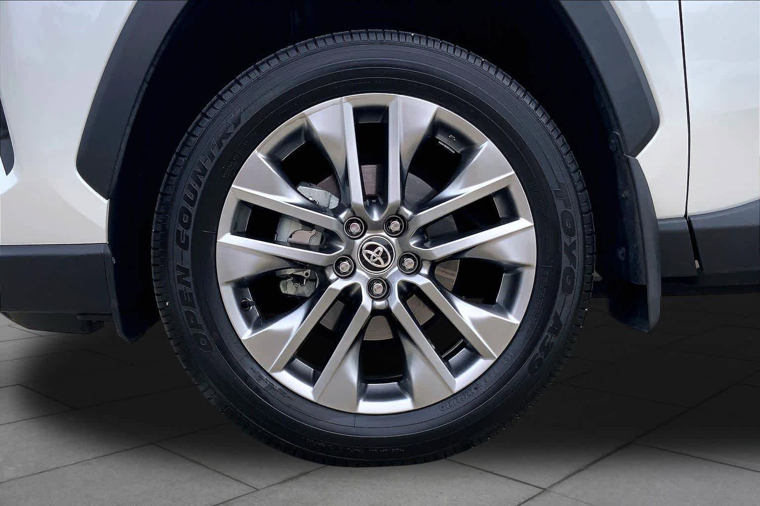 Used 2024 Toyota RAV4 XLE Premium FWD image 11