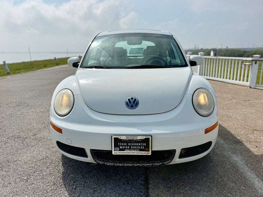 Used 2008 Volkswagen Beetle Triple White Edition image 2